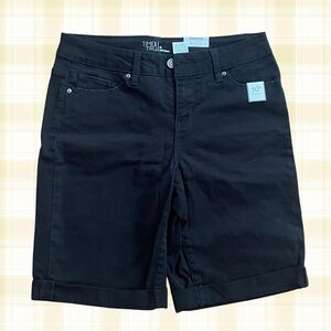 Time and Tru Women's Black Shorts